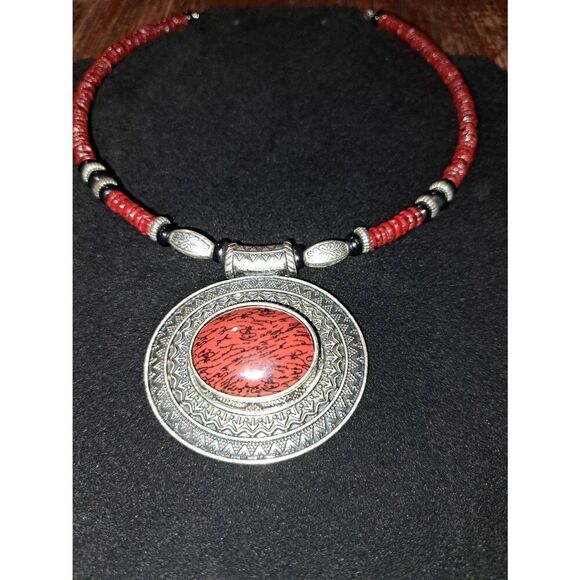 Premier Designs "Red Spice" Necklace – Antique Silver Tone with Genuine Shells - Picture 2 of 7